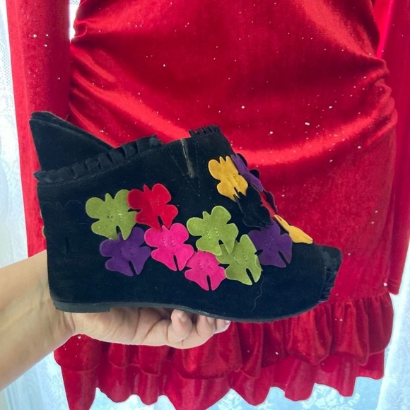 Black Suede Wedges with Colorful Butterfly Accents Bamboo 6 1/2 - Picture 5 of 8